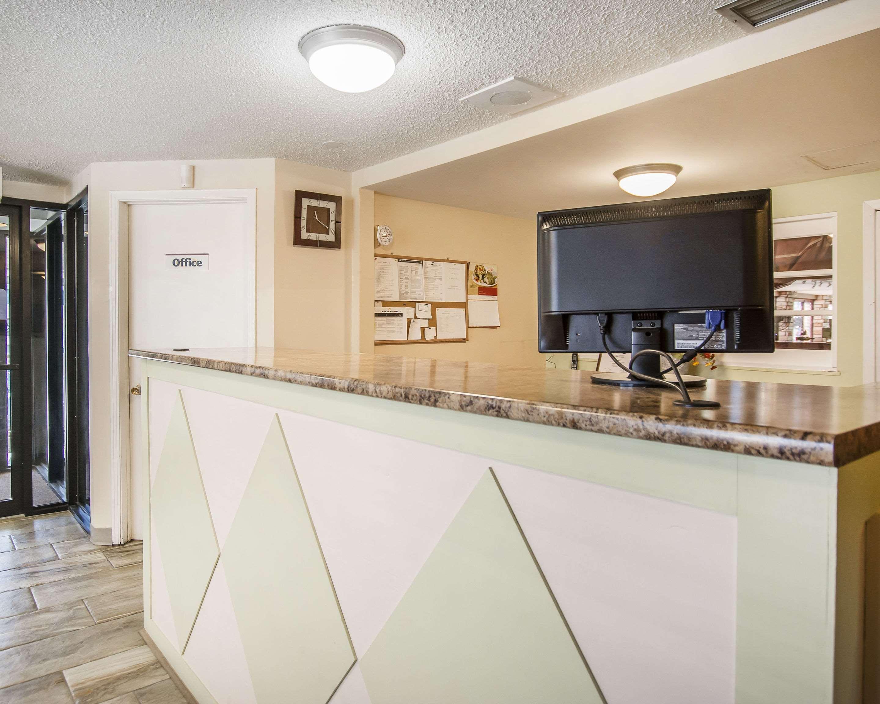 Econo Lodge Miramichi Luaran gambar