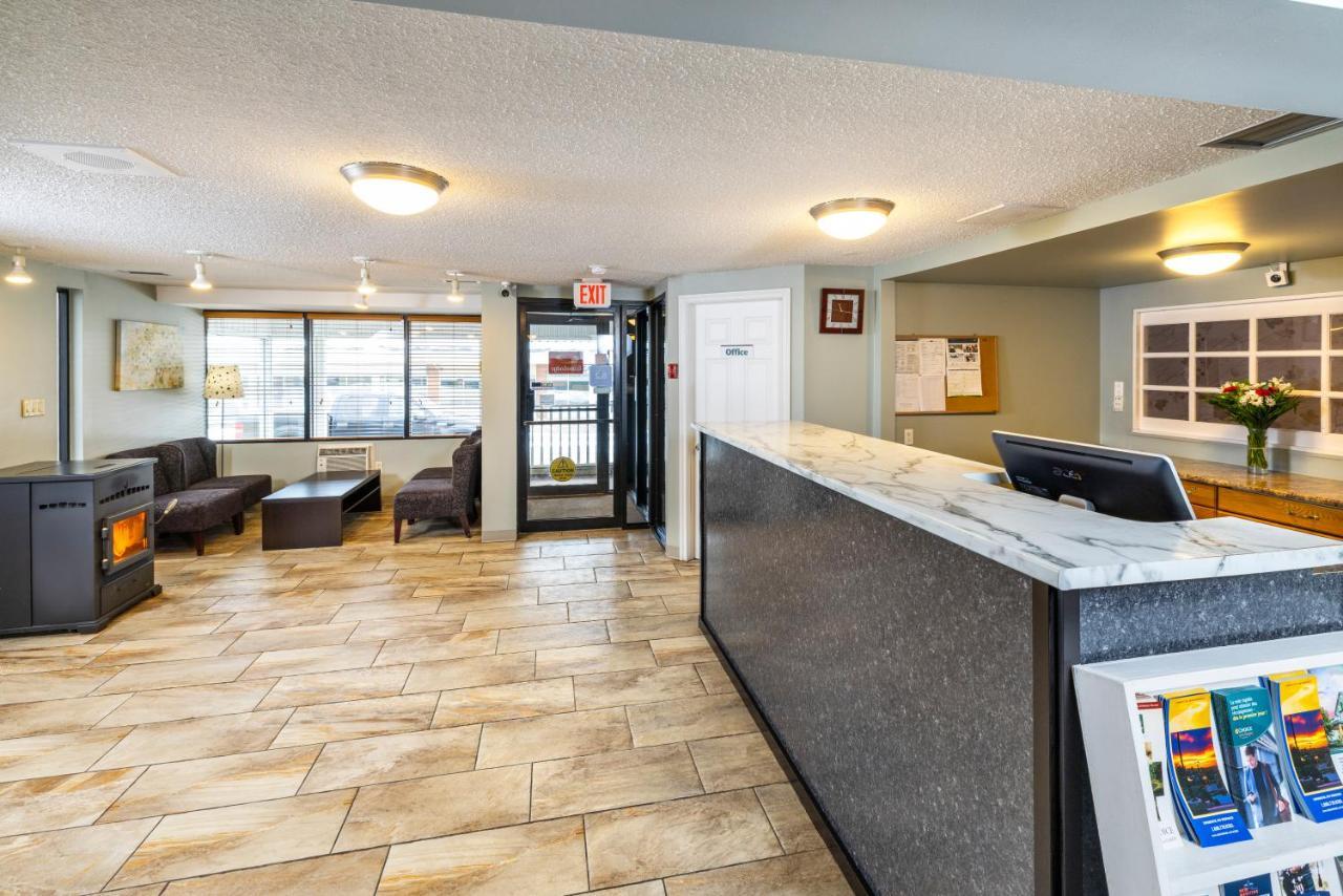 Econo Lodge Miramichi Luaran gambar