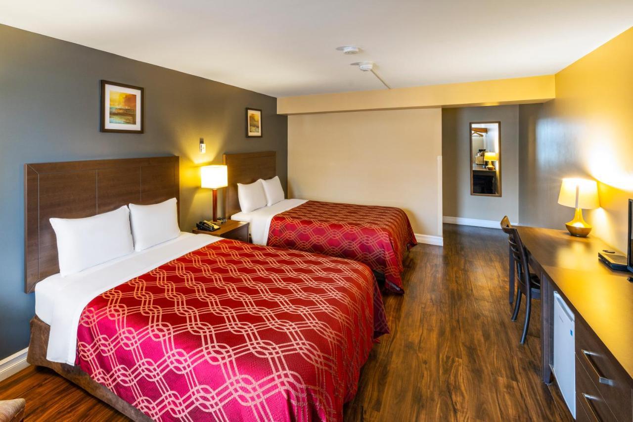 Econo Lodge Miramichi Luaran gambar
