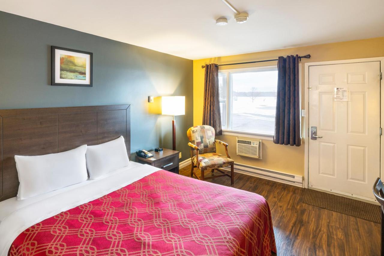 Econo Lodge Miramichi Luaran gambar