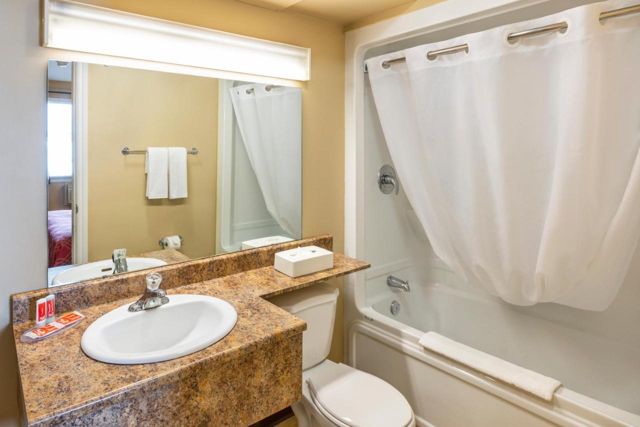 Econo Lodge Miramichi Luaran gambar