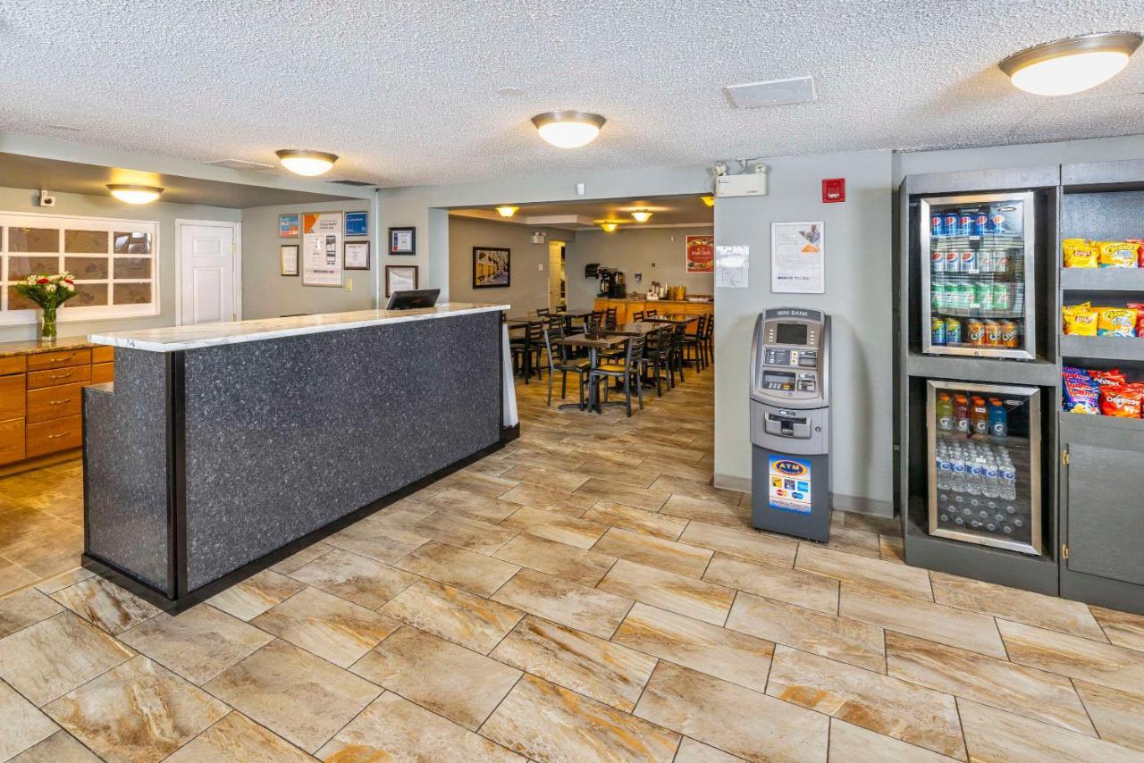 Econo Lodge Miramichi Luaran gambar