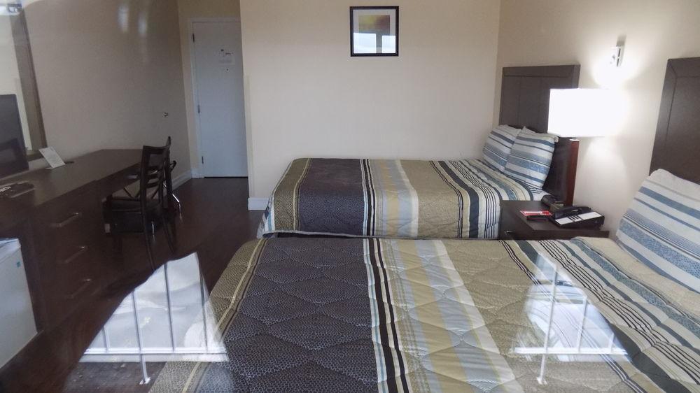 Econo Lodge Miramichi Luaran gambar