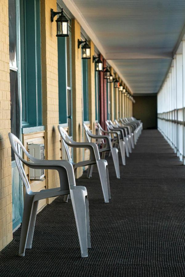 Econo Lodge Miramichi Luaran gambar